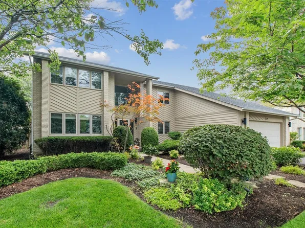 270 Thompson Blvd, Buffalo Grove, IL 60089