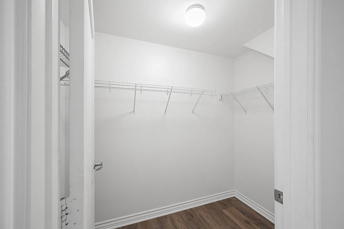 Studio, 760 sqft, $2,100 — Photo 3