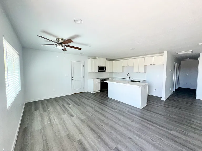 7343 Dogwood Ave — Photo 4