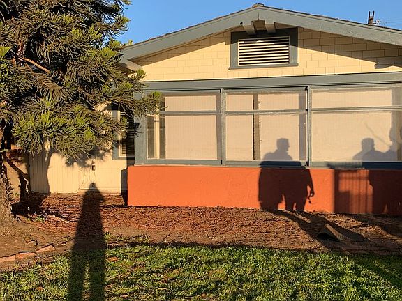 2nd image of 3689 Park Blvd