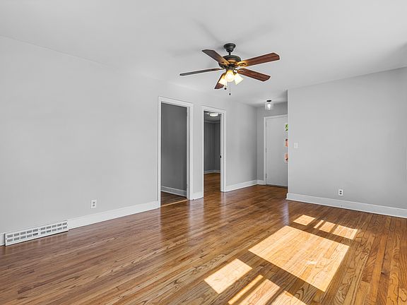2nd image of 1527 Aralia Dr