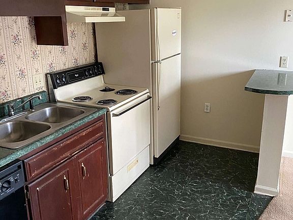 5th image of 228 Lanier Dr #108