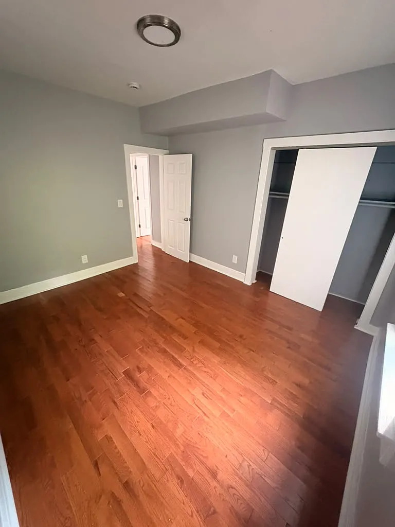 3 bed, 1300 sqft, $2,500 — Photo 3