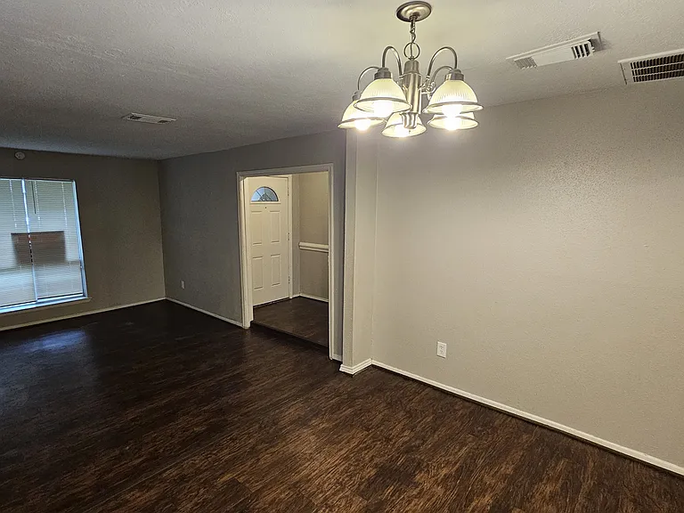 4430 McCleester Dr — Photo 8