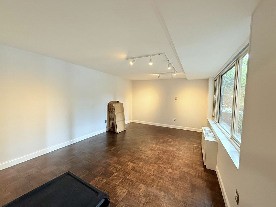 2nd image of 4000 Tunlaw Rd NW