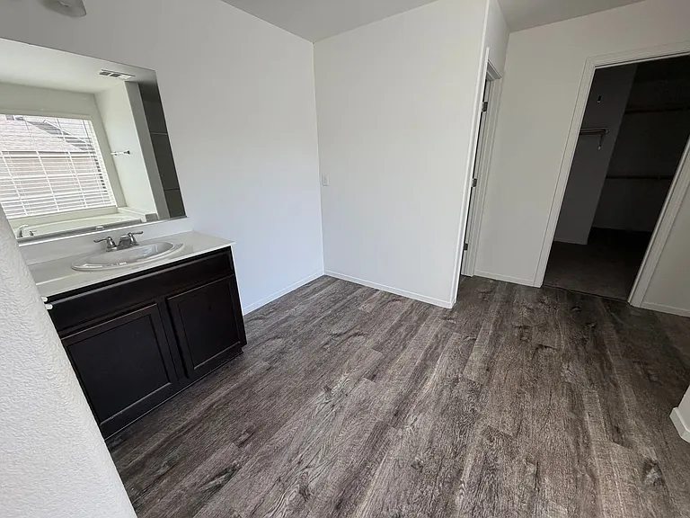 9752 Silver Dollar Ln — Photo 16