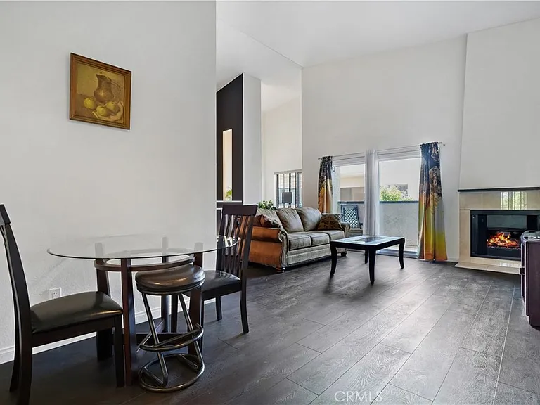 5805 Whitsett Ave #211 — Photo 6