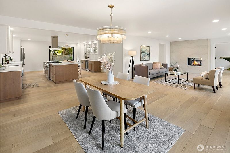 4th image of 16040 36th Avenue NE