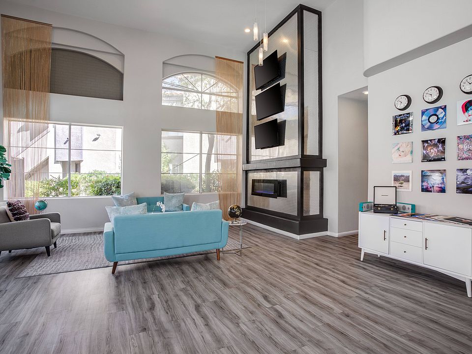 Leasing Center