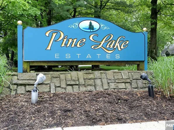 11 Sutton Way, Township Of Washington, NJ 07676