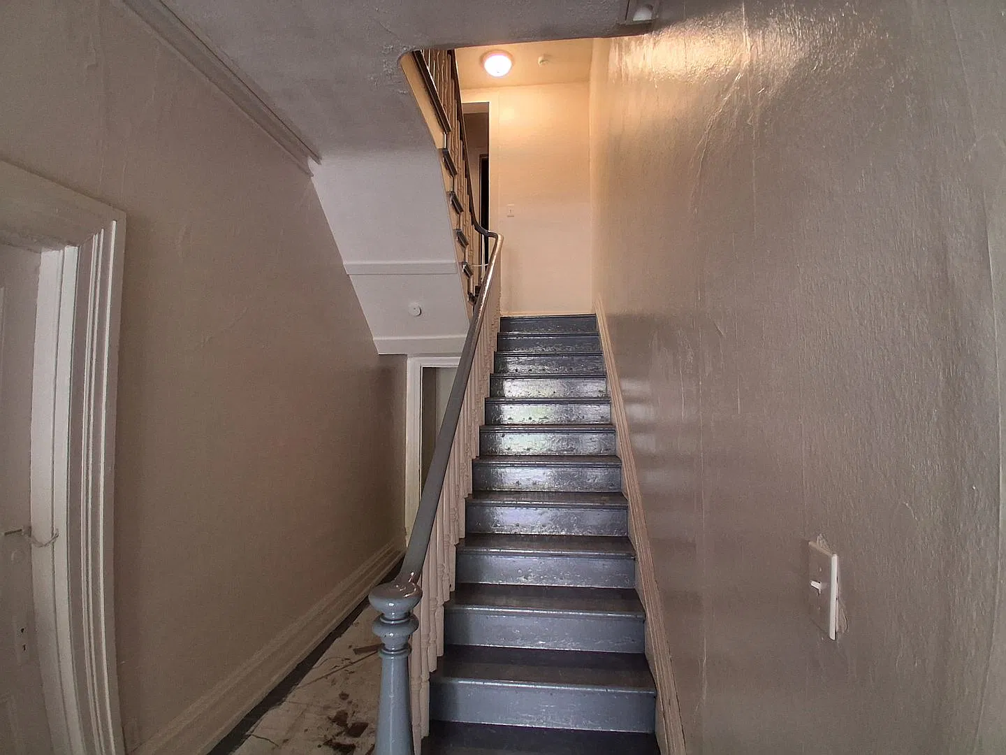 86-88 W. Commerce St — Photo 3