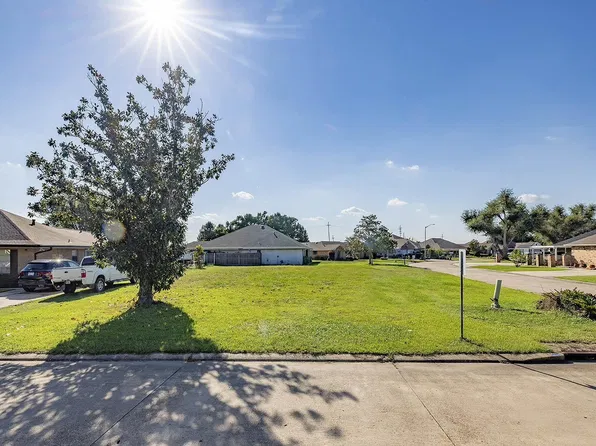 137 Presque Isle Dr, Houma, LA 70363
