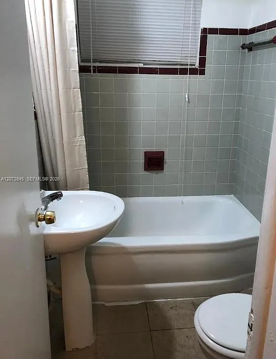 Airline Estates Unit 1 — Photo 2