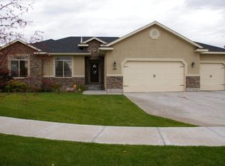 1197 N Indian Hollow Dr, Ammon, ID 83401