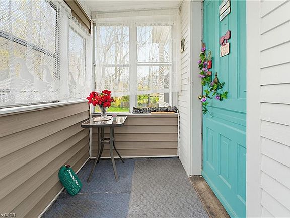 5th image of 111 Sydenham St