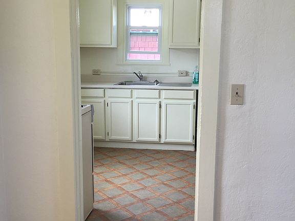 5th image of 514 Richmond St #1/2