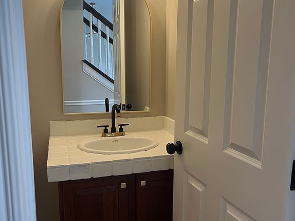 5th image of 8075 Glenmore Dr