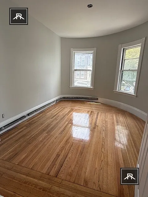5 bed, 2.0 bath, $5,800 — Photo 3