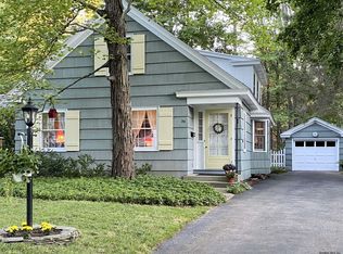 35 Douglas Rd, Delmar, NY 12054