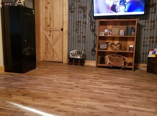 202 Downing St, Henryetta, OK 74437