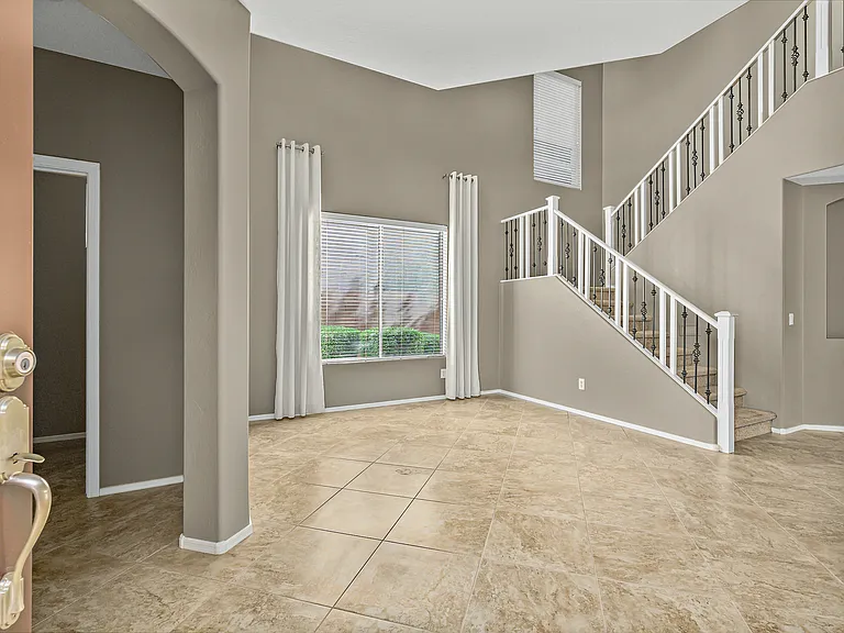 4129 E Clubview Dr — Photo 4