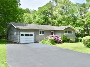 69 Mary Ann Rd, Oak Ridge, NJ 07438