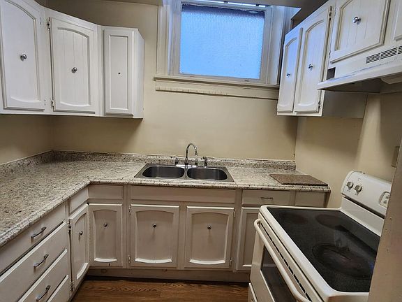 3rd image of 568 Main St #1