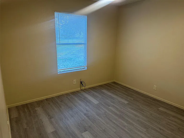 2602 S Bagdad Rd #A — Photo 16