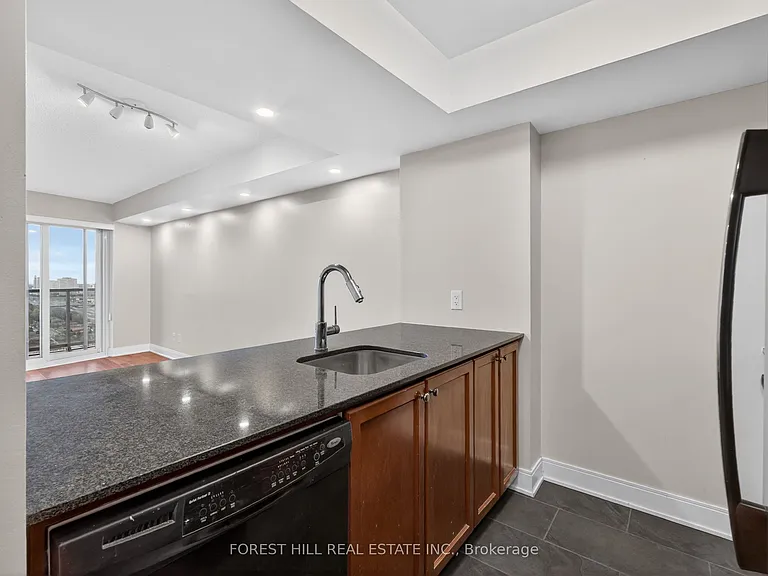135 Village Green Sq #3125 — Photo 8