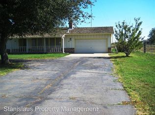 8030 Crane Rd, Oakdale, CA 95361