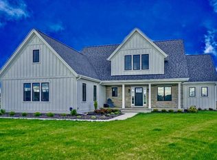 35177 Walleye Ct, Oconomowoc, WI 53066