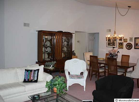 5th image of 1231 Thornbury Lane #B
