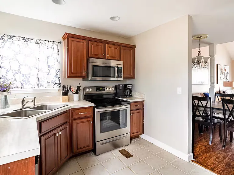 1726 Underwood St — Photo 23