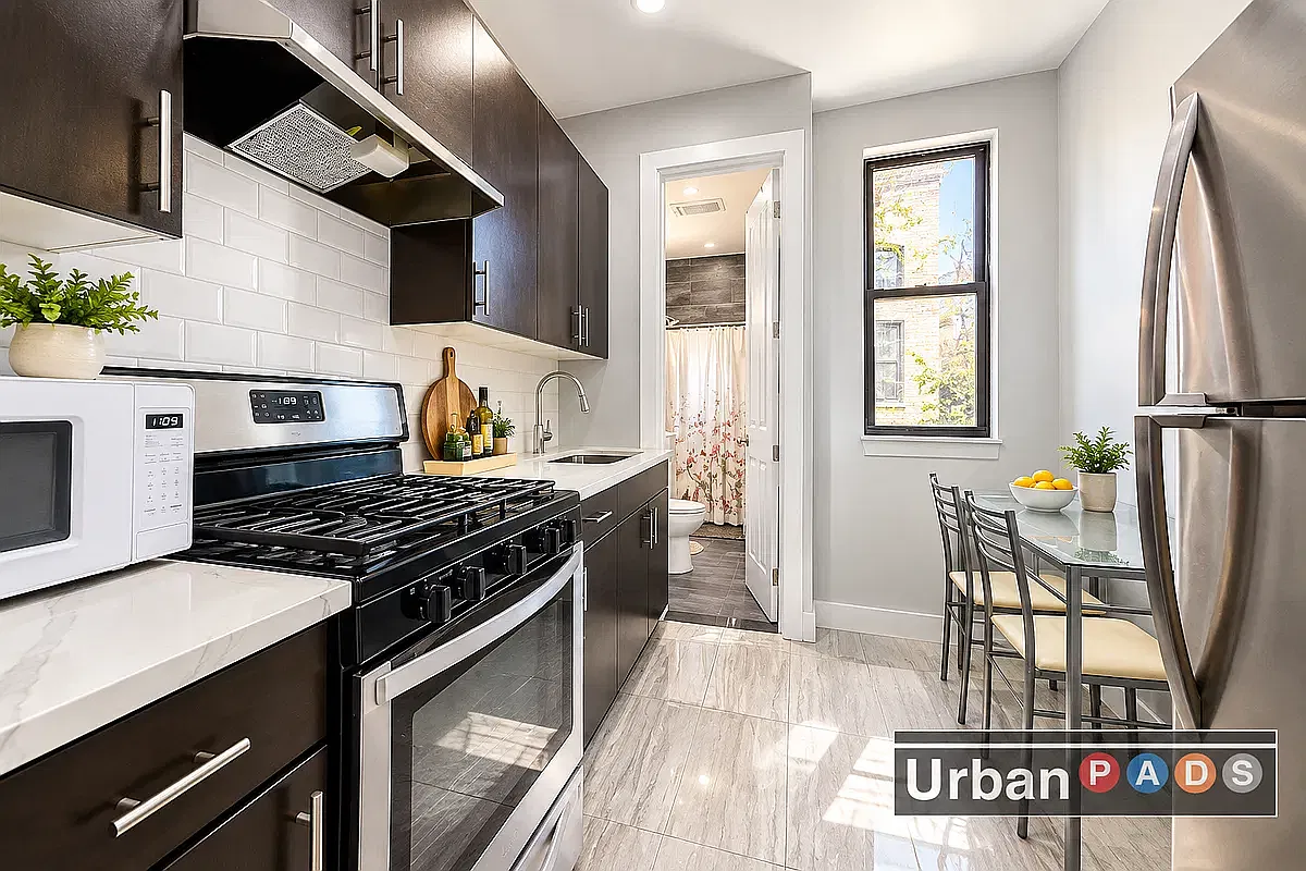 823 Hancock Street — Photo 2