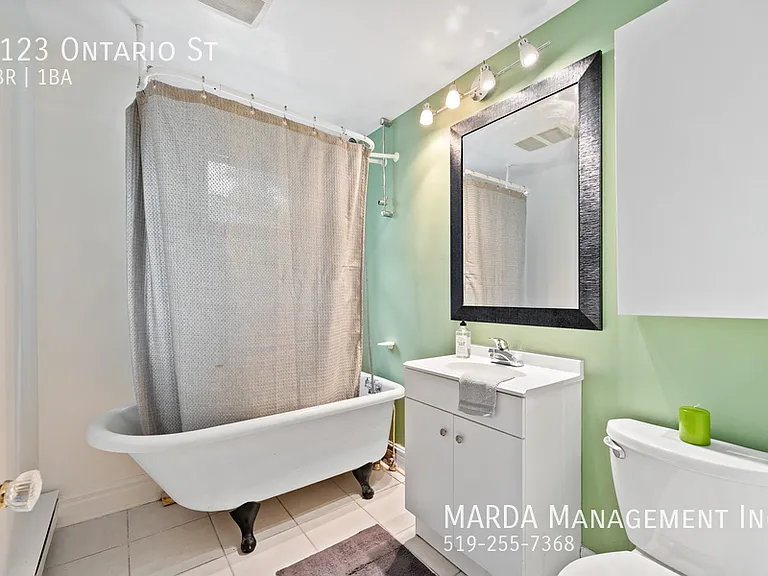 2123 Ontario St — Photo 16