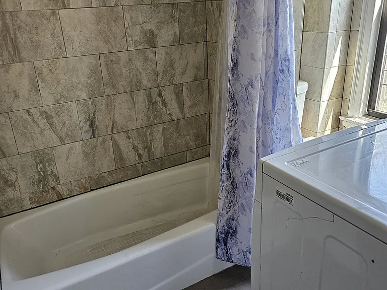 27 Wakeman Ave #3 — Photo 4