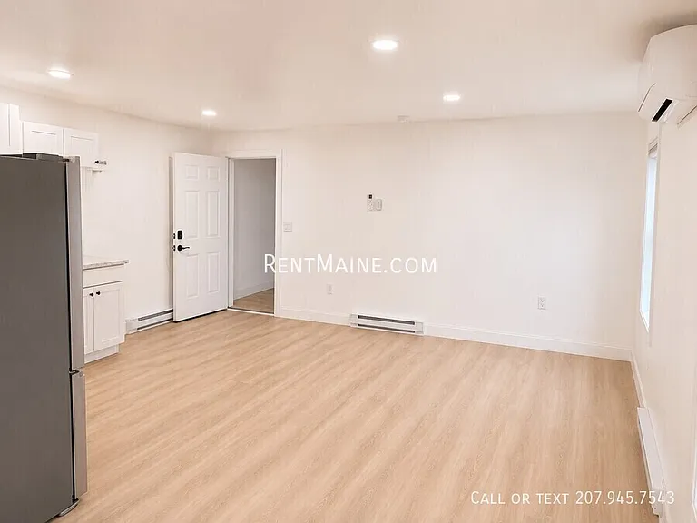 11 Center Street Ave #2 — Photo 4
