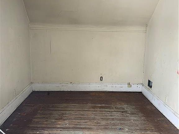 4th image of 5914 Madison Ave