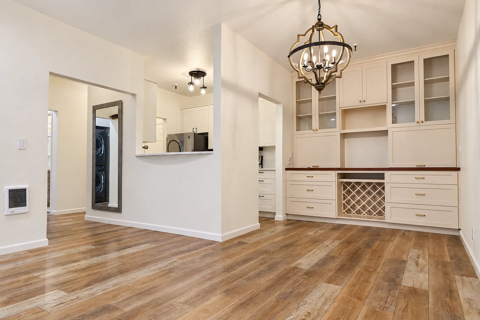 1 bed, 820 sqft, $2,595 — Photo 2