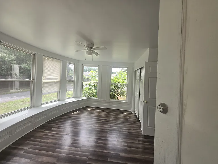 528 E Main St #1 — Photo 12