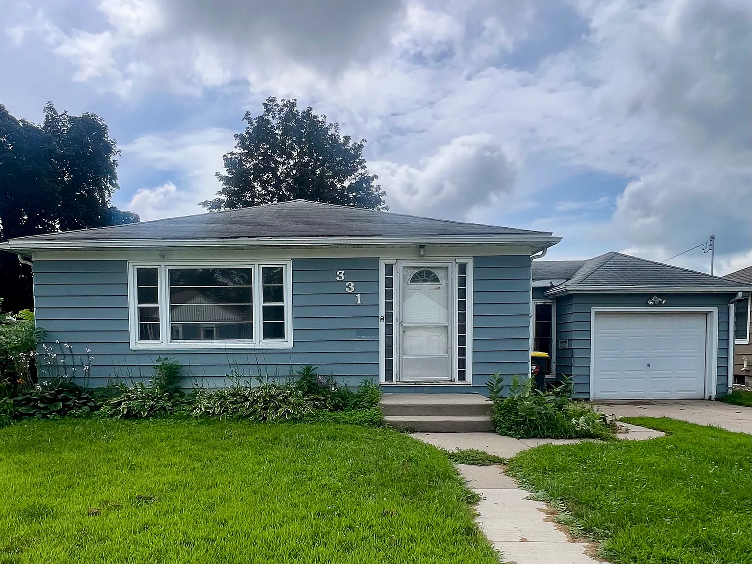 3 bed, 1120 sqft, $1,550 — Photo 2