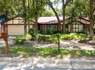 2924 Ridgewood Dr, Hurst, TX 76054