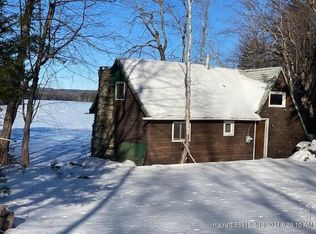 18 Fellows Cove Rd, Kents Hill, ME 04349