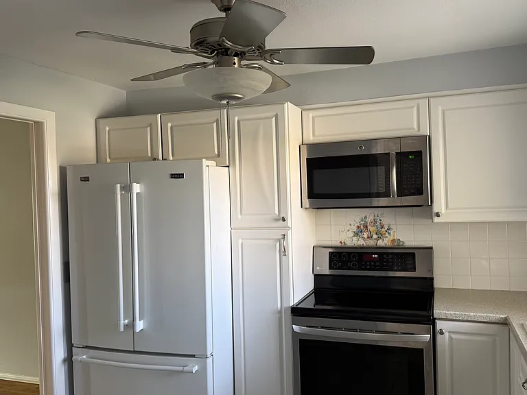 4600 Cove Cir — Photo 9