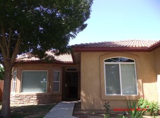 2735 Hillcrest St, Selma, CA 93662