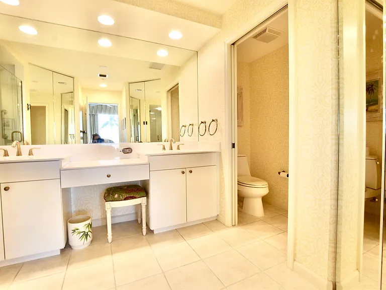 430 Cove Tower Dr #1-302-1 — Photo 17