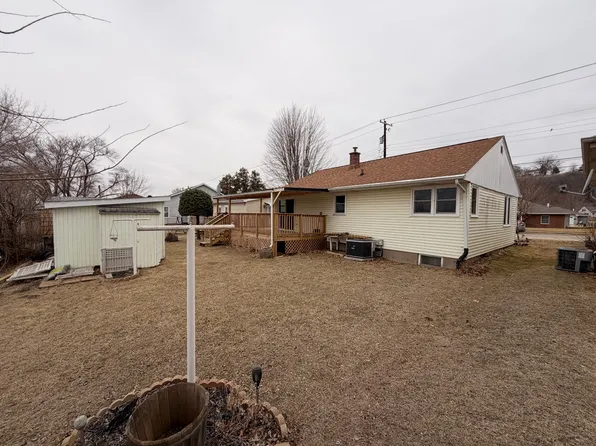 1740 Garfield Ave, Dubuque, IA 52001