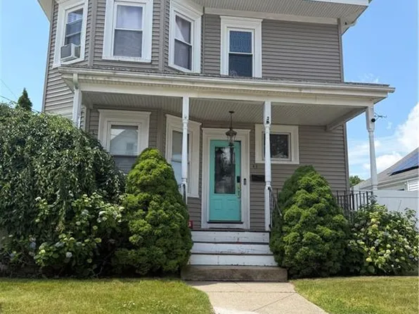 43 Warwick Rd, Pawtucket, RI 02861