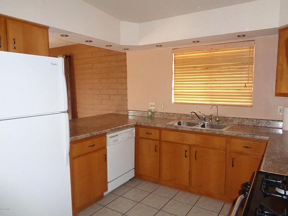 3rd image of 5302 N Pomona Ave