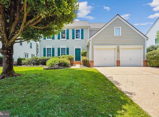 1922 Woodford Rd, Vienna, VA 22182